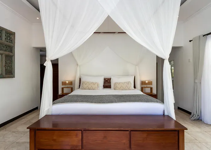 Kubu Cempaka Putih * Canggu (Bali)
