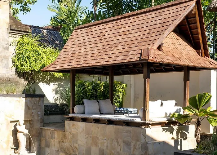 Kubu Cempaka Putih Villa *